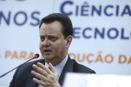 https://link.estadao.com.br/noticias/cultura-digital,carmen-lucia-derruba-liminar-e-internet-para-todos-retoma-cronograma-ainda-essa-semana,70002404523 https://link.estadao.com.br/noticias/cultura-digital,carmen-lucia-derruba-liminar-e-internet-para-todos-retoma-cronograma-ainda-essa-semana,70002404523