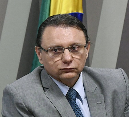 https://link.estadao.com.br/noticias/cultura-digital,leilao-da-telefonia-movel-5g-deve-movimentar-r-20-bi,70002931774 https://link.estadao.com.br/noticias/cultura-digital,leilao-da-telefonia-movel-5g-deve-movimentar-r-20-bi,70002931774