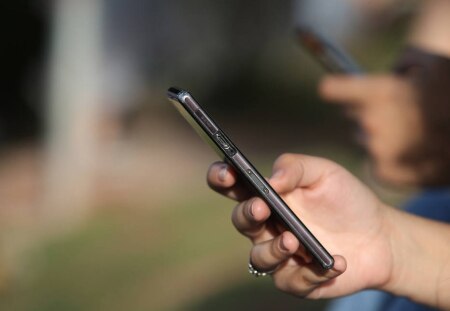 https://link.estadao.com.br/noticias/cultura-digital,golpe-usa-paginas-falsas-de-santander-itau-e-bb-para-roubar-dados,70002902689 https://link.estadao.com.br/noticias/cultura-digital,golpe-usa-paginas-falsas-de-santander-itau-e-bb-para-roubar-dados,70002902689