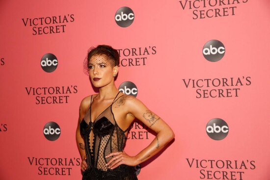 Halsey Anuncia Que Esta Gravida Do 1Âº Filho Surpresa Emais Estadao