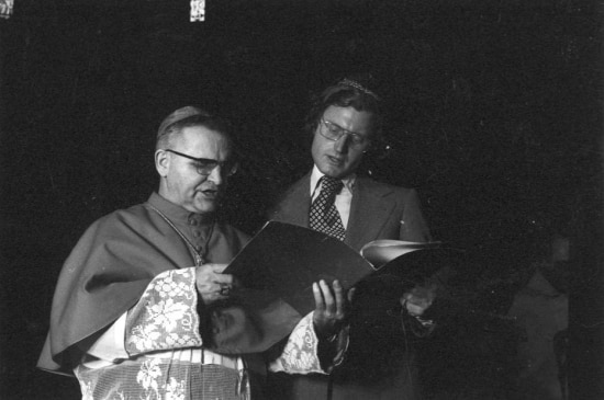 D. Paulo Evaristo Arns e Henry Sobel em ato ecumênico para Vladimir Herzog na Catedral da Sé