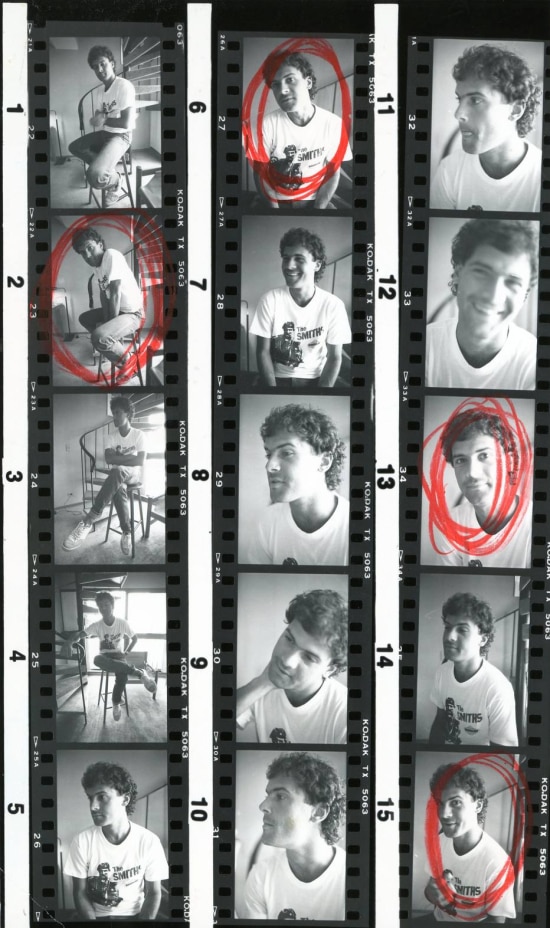 Aqui estão todas as fotos da entrevista que Cazuza deu em novembro de 1985. As selecionadas em vermelho são as que o editor pediu ampliação para utilizar no jornal.