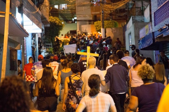 Resultado de imagem para 9 pessoas mortas em um baile funk na comunidade de Paraisópolis