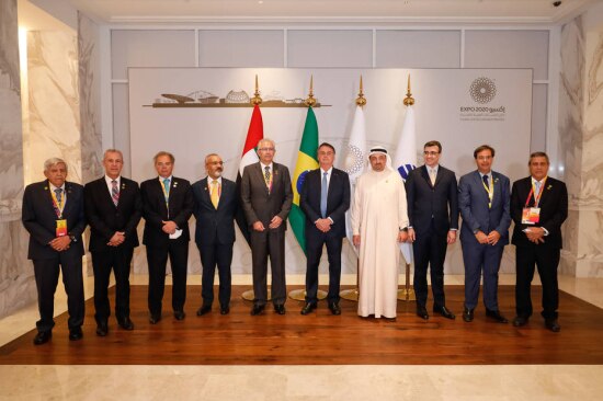 Comitiva de Bolsonaro em Dubai inclui filhos e aliados sem rela&ccedil;&atilde;o com o  governo - Pol&iacute;tica - Estad&atilde;o