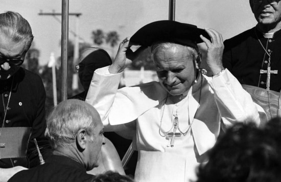 O papa João Paulo II visita a cidade de Porto Alegre, RS. 28/7/1980. 