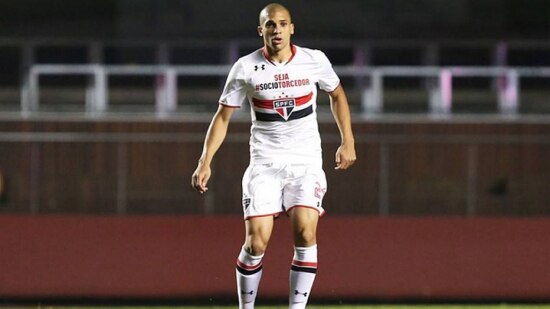 EXCLUSIVO: Visando reforçar a defesa, Flamengo sonda zagueiro Dória