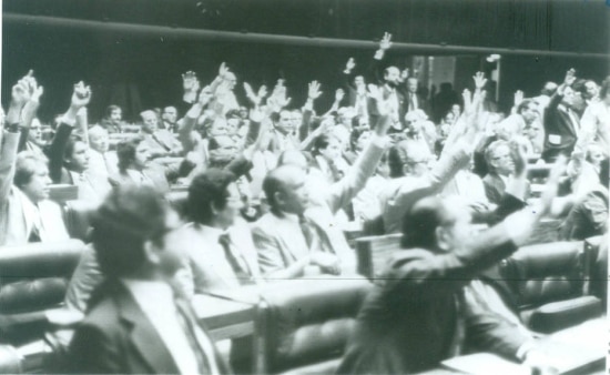 Parlamentares votam o Projeto de Lei da Anistia, Brasília, DF, 22/8/1979. 