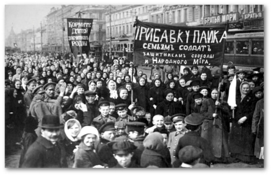 Mobilização do Dia Internacional da Mulher em São Petersburgo, Rússia, 08/3/1917.