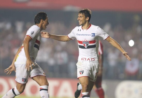 Calleri tem média para ser maior artilheiro do São Paulo na América