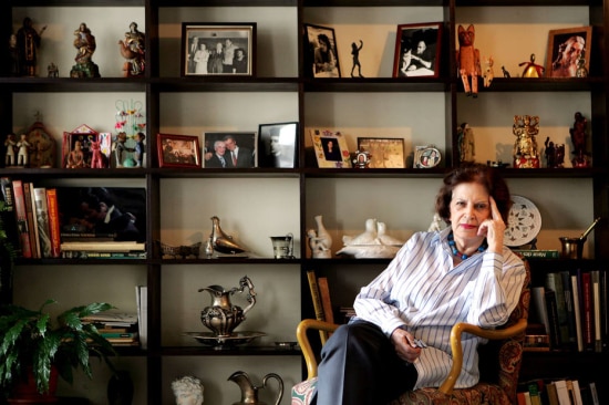 A escritora Lygia Fagundes Telles fotografada por Marcio Fernandes em sua casa em São Paulo em 21 de março de 2005.