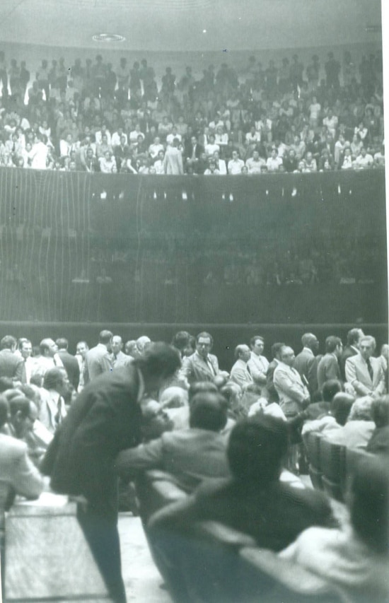  Vista do plenário e da galeria do Congresso Nacional, em Brasília, durante votação do Projeto de Anistia, DF, 22/8/1979.