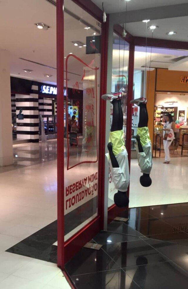 reprodução Vitrine da Reserva: na internet, a imagem foi compartilhada e criticada por remeter à tortura