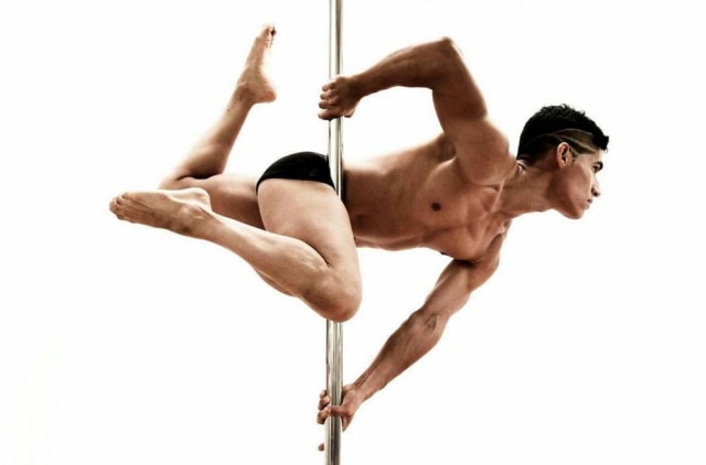 Reprodução/Instagram O peruano Renzo Zerga é um dos instrutores de pole dance do Studio Metrópole
