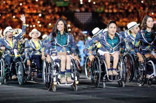 Divulgação/Comitê Paralímpico Brasileiro Delegação brasileira na abertura dos Jogos Paralímpicos.