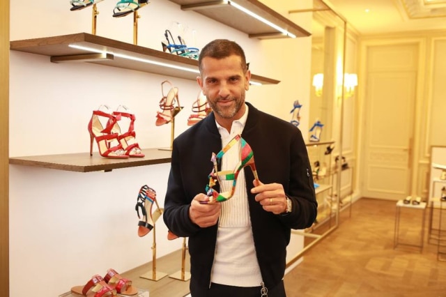 Alexandre Birman/ Divulgação Alexandre Birman é o dono do grupo que engloba as marcas Arezzo, Schutz, Anacapri, Fiever e sua marca homônima