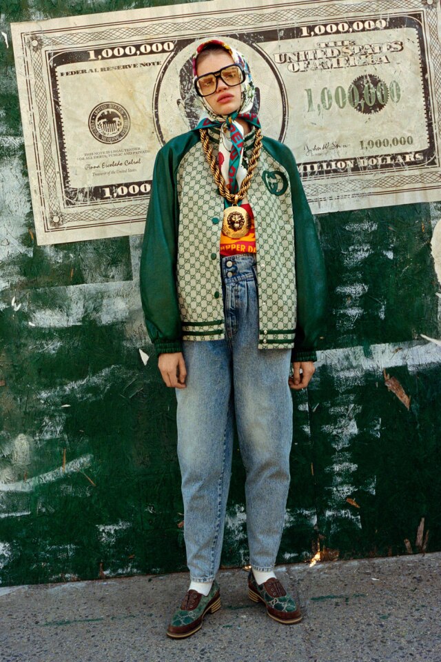Ari Marcopoulos/Divulgação Gucci Um dos looks da coleção da Gucci com o couturier Dapper Dan: a marca lidera o crescimento do grupo Kering