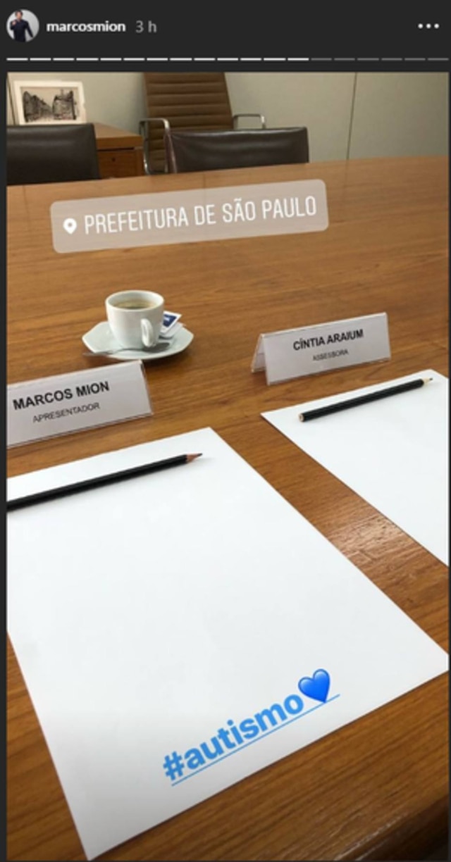 Instagram/@marcosmion Registro feito pelo apresentador Marcos Mion, durante reunião na Prefeitura de São Paulo.