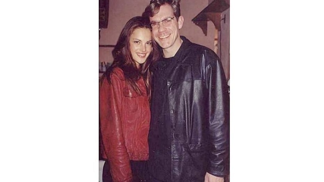 Arquivo Pessoal Alessandra Ambrosio posa ao lado de Dilson. Top foi descoberta aos 11 anos