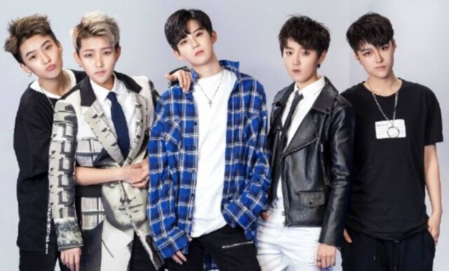 http://weibo.com/5890104107/EBtdexwBi?from=page_1005055890104107_profile&wvr=6&mod=weibotime&type=comment#_rnd1490910067684 Acrush é o mais novo fênomeno da música chinesa