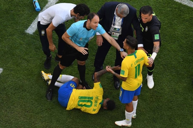 Kirill Kudryavtsev / AFP Photo Neymar durante a partida entre Brasil e México.