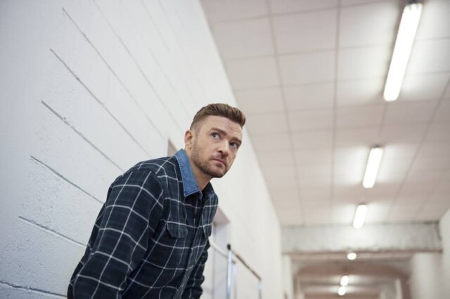 Vitali Gelwich/Cortesia Levi's Justin Timberlake e uma das jaquetas de sua linha de roupas para a Levi's