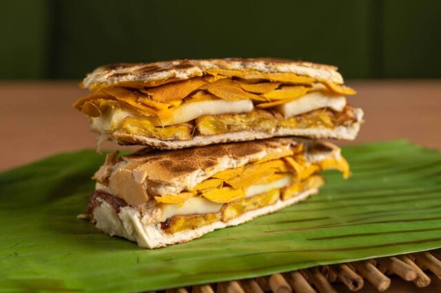  X-caboquinho, sanduíche à base de queijo coalho, banana frita e tucumã do Banzeiro