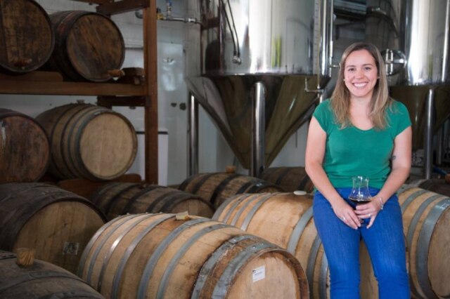 Cervejaria Dádiva|Divulgação Luiza Tolosa. Cervejeira, feminista e chefe de fábrica