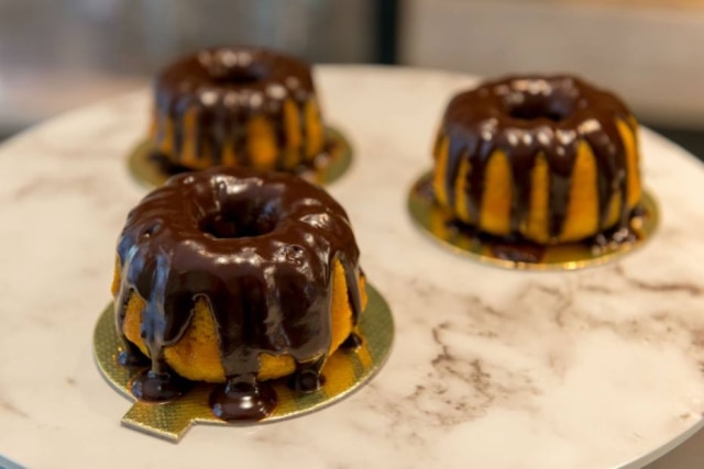 HELTON CARNEIRO Bolinho de cenoura com chocolate