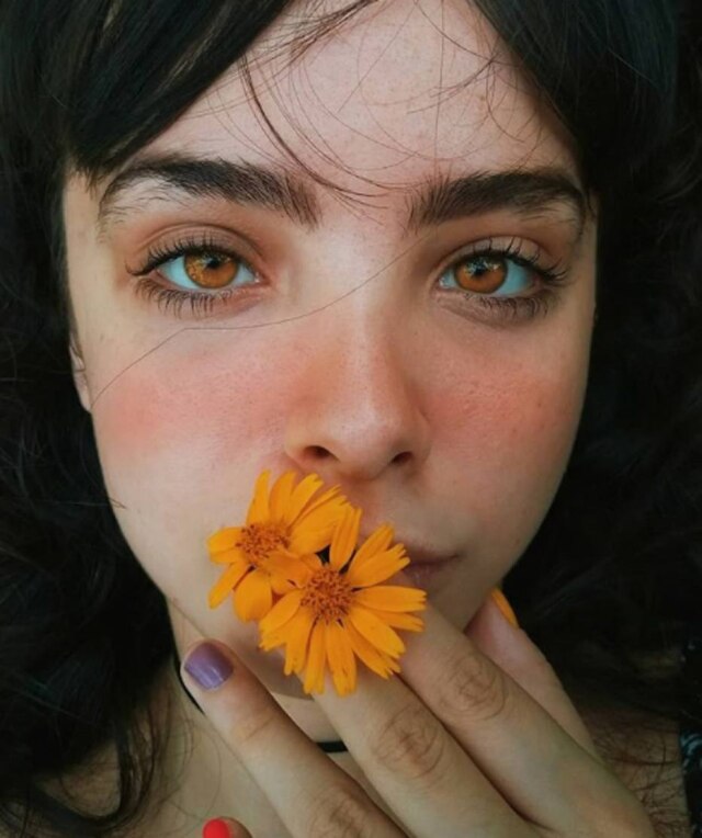 Instragram / @meandadri Foto de Driely nas vitrines vietnamitas chamou a atenção no Twitter.