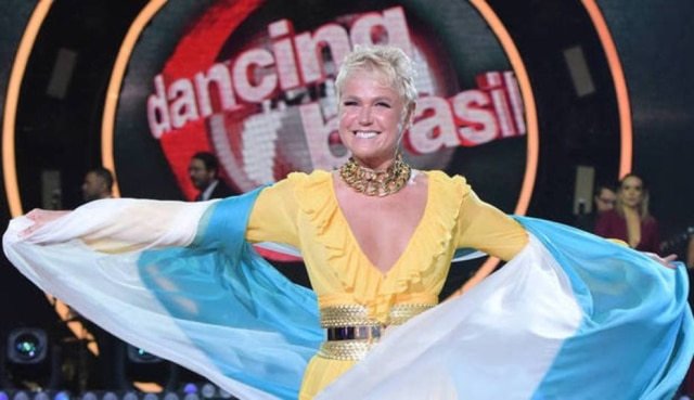 Blad Meneghel / Record TV / Divulgação Xuxa à frente da apresentação do 'Dancing Brasil'.