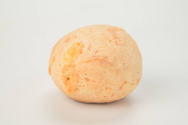 Daniel Teixeira/Estadão Pão de queijo com queijo meia cura de Araxá.