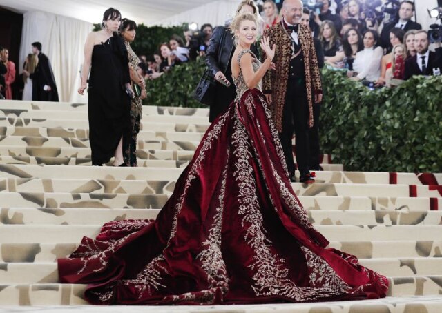 Carlo Allegri/Reuters A atriz Blake Lively no tapete vermellho do Met Gala 2018.