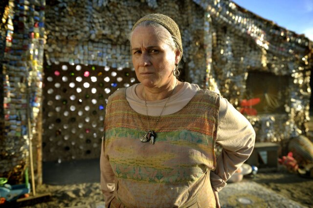 Rede Globo/Renato Rocha Miranda Em 'Avenida Brasil', Mãe Lucinda (Vera Holtz) cuidava das crianças que eram deixadas no lixão da novela.