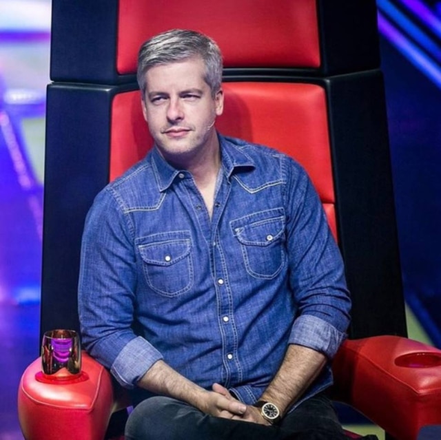 https://www.instagram.com/p/BP2ruY0ggJO/?taken-by=victorchaves Victor Chaves, durante programa 'The Voice', da TV Globo