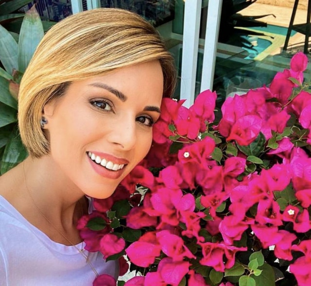 Instagram/ @aanafurtado A apresentadora e atriz Ana Furtado, fazendo parte da campanha do Outubro Rosa, sobre conscientização do câncer de mama