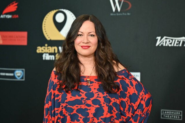 Robyn Beck / AFP Shannon Lee, irmã de Brandon Lee, que morreu durante as gravações de 'O Corvo' também por acidente com uma arma.