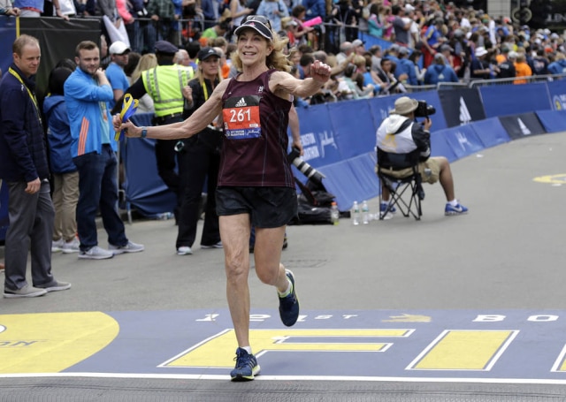 Elise Amendola/ AP Kathrine Switzer completou os 42,125 km em 04:44