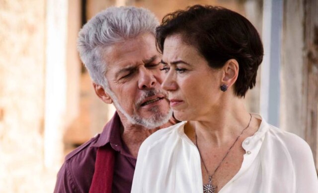 Raphael Dias / Globo / Divulgação Lilia Cabral e José Mayer como os personagens Vitória e Zico, de 'Saramandaia' (2013).