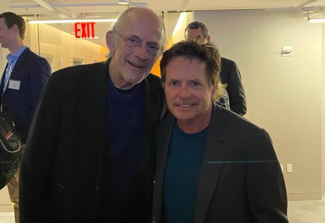 Instagram / @realmikejfox Os atores Michael J. Fox e Christopher Lloyd se encontraram em uma noite de pôquer