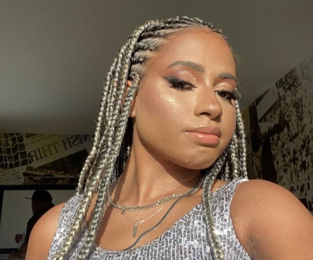 Instagram/@mclomaofficial MC Loma usou as redes sociais para anunciar gravidez aos 19 anos