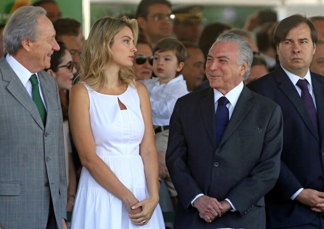 REUTERS/Adriano Machado Marcela Temer entre e o presidente do Supremo Tribunal Federal, Ricardo Lewandowski, e o presidente da República Michel Temer.
