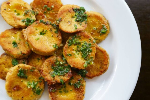Gabriela Biló|Estadão Entre os tapas que aparecem na lousa dos especiais do dia estão as criadillas feitas de testículos de boi na chapa com ervas