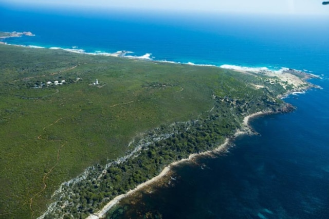 Tiago Queiroz|Estadão Vista aérea do Cape Leeuwin, o ponto onde Índico e Pacífico se encontram