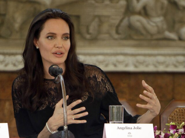 Heng Sinith/AP A atriz Angelina Jolie