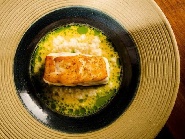 Leonardo Freire Badejo, miniarroz de licuri e caldo de lambreta: receita do chef Fabrício Lemos