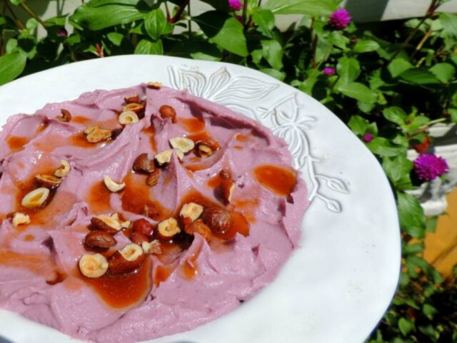Neide Rigo|Estadão Creme de batata-doce roxa com mel de engenho e licuri