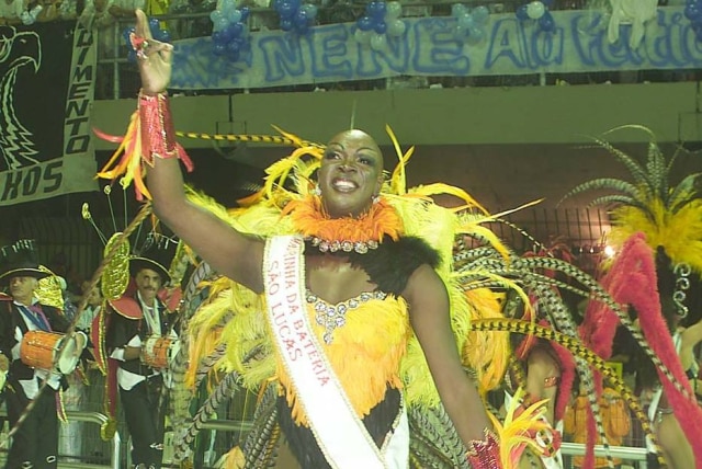 Armando Favaro / Estadão Vera Verão em desfila da Unidos de São Lucas, no Carnaval paulista de 2002