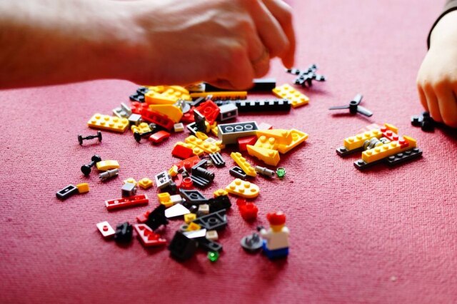 Pixabay Pais nerds demoram para ter filhos e transferem seus 'genes inteligentes' para as crianças.