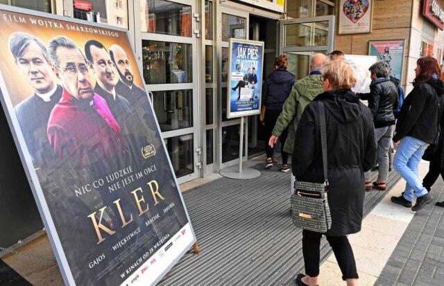 Janek Skarzynski/ AFP Estreia de Kler nesta sexta, 28, em um cinema de Warsaw, na Polônia
