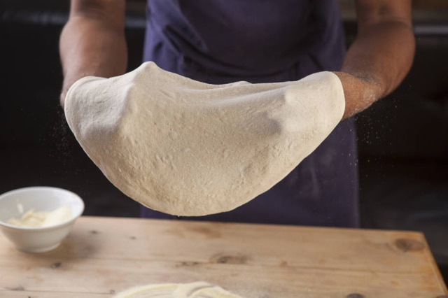Codo Meletti/Estadão Massa de pizza profissional.